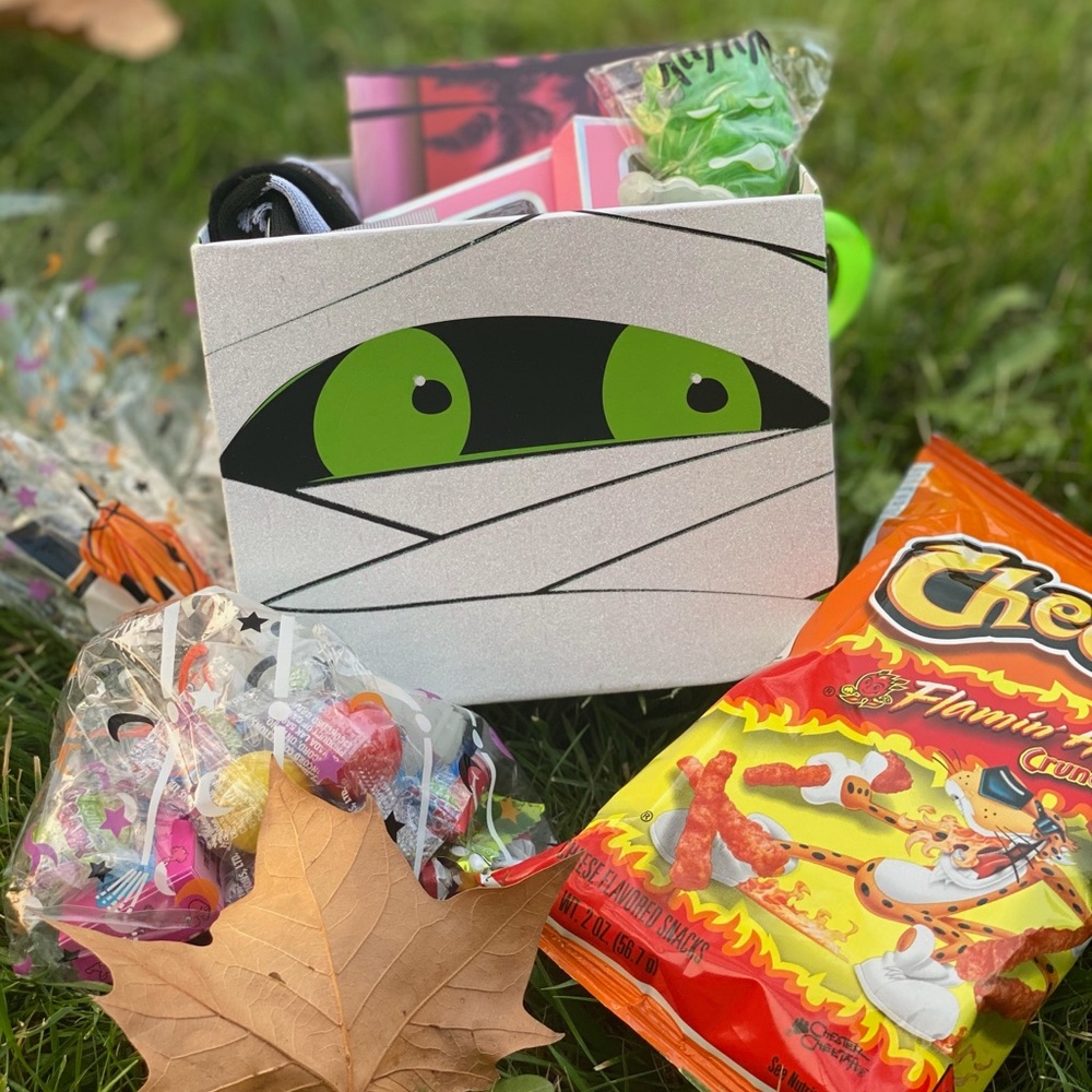 Spooky Baskets - Picture 2 of 3
